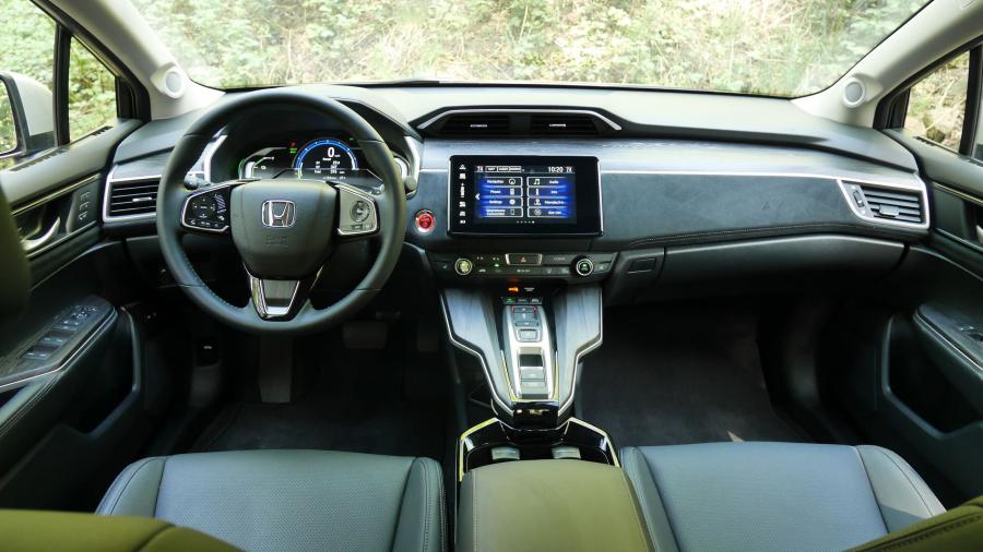 Торпедо Honda Clarity Plug-In Hybrid 2017 года  (NA) (фото 73 из 84)